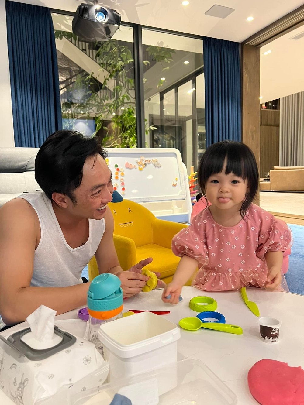 Sao Việt ngày 25/3/2022: Danh tính sao nam trong showbiz Việt hứa hẹn với Lý Nhã Kỳ