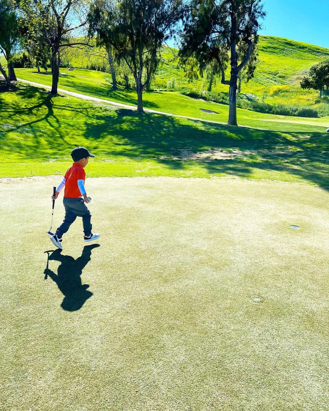 Sao Việt ngày 26/3/2022: Quý tử nhà Phạm Hương ra dáng 