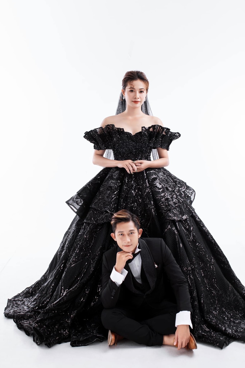 Sao Việt ngày 30/3/2022: Cựu thành viên nhóm HKT tung ảnh cưới đặc biệt Sao Việt ngày 30/3/2022: Cựu thành viên nhóm HKT tung ảnh cưới đặc biệt