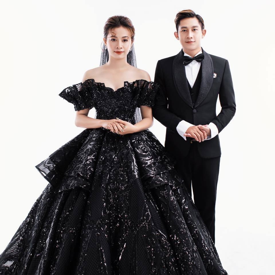 Sao Việt ngày 30/3/2022: Cựu thành viên nhóm HKT tung ảnh cưới đặc biệt Sao Việt ngày 30/3/2022: Cựu thành viên nhóm HKT tung ảnh cưới đặc biệt