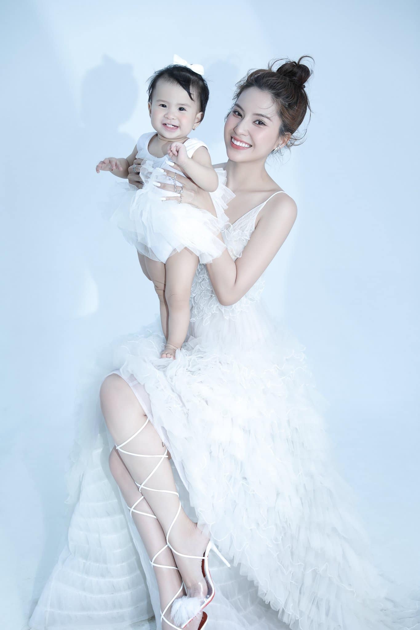 Sao Việt ngày 2/4/2022: AMEE chiếm trọn spotlight dù chỉ diện váy đen đơn giản Sao Việt ngày 2/4/2022: AMEE chiếm trọn spotlight dù chỉ diện váy đen đơn giản