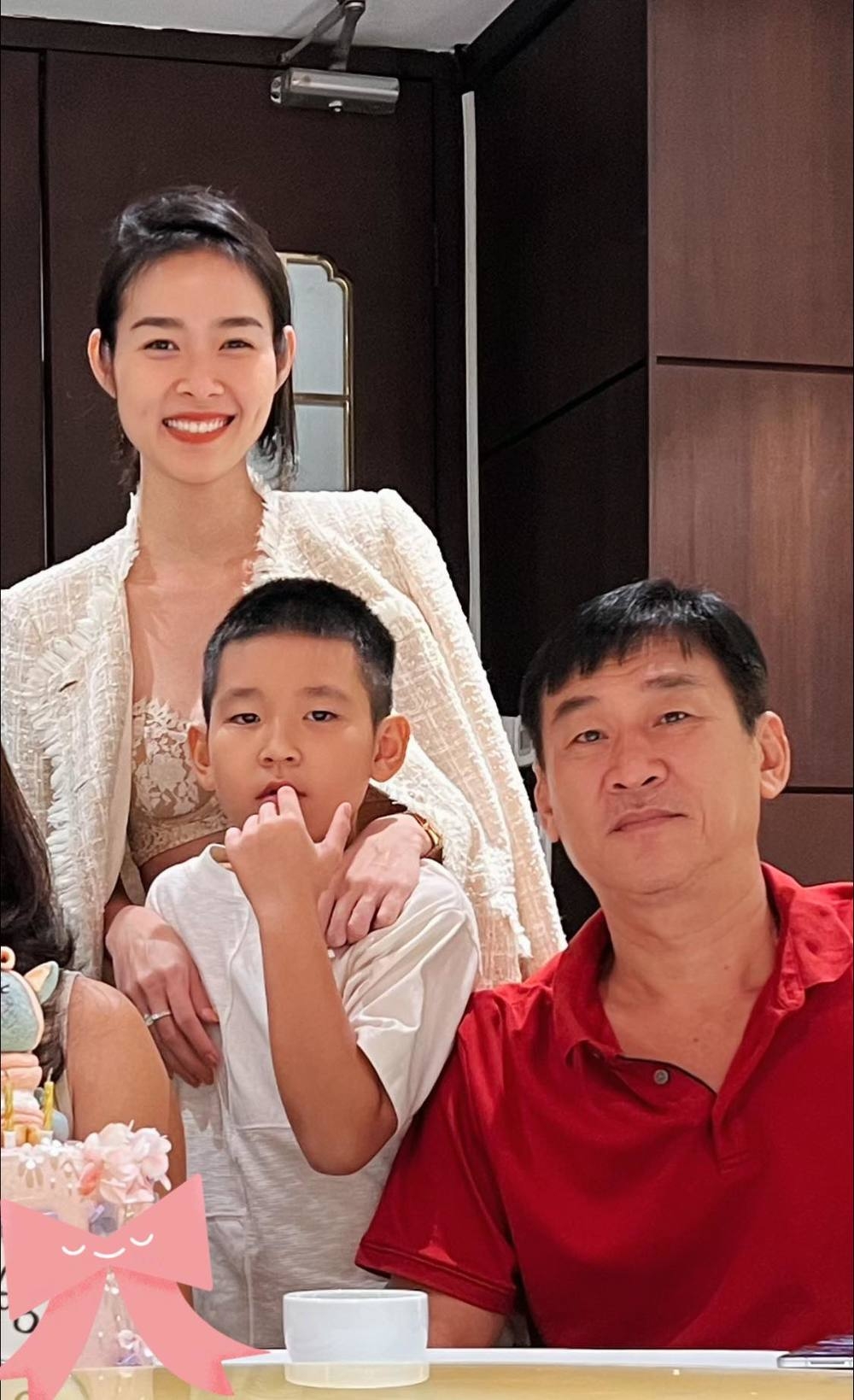 Sao Việt ngày 7/4/2022: H'Hen Niê phản hồi khi bị chê về trang phục Sao Việt ngày 7/4/2022: H'Hen Niê phản hồi khi bị chê về trang phục