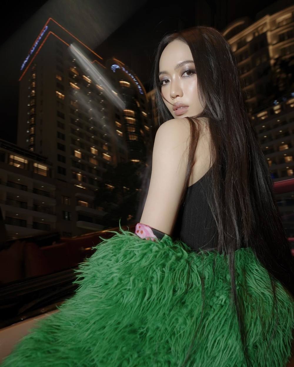 Sao Việt ngày 7/4/2022: H'Hen Niê phản hồi khi bị chê về trang phục Sao Việt ngày 7/4/2022: H'Hen Niê phản hồi khi bị chê về trang phục