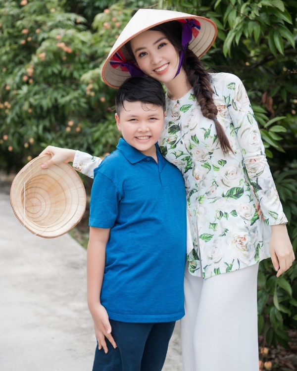 Sao Việt ngày 11/4/2022: Mạnh Trường chơi lớn 