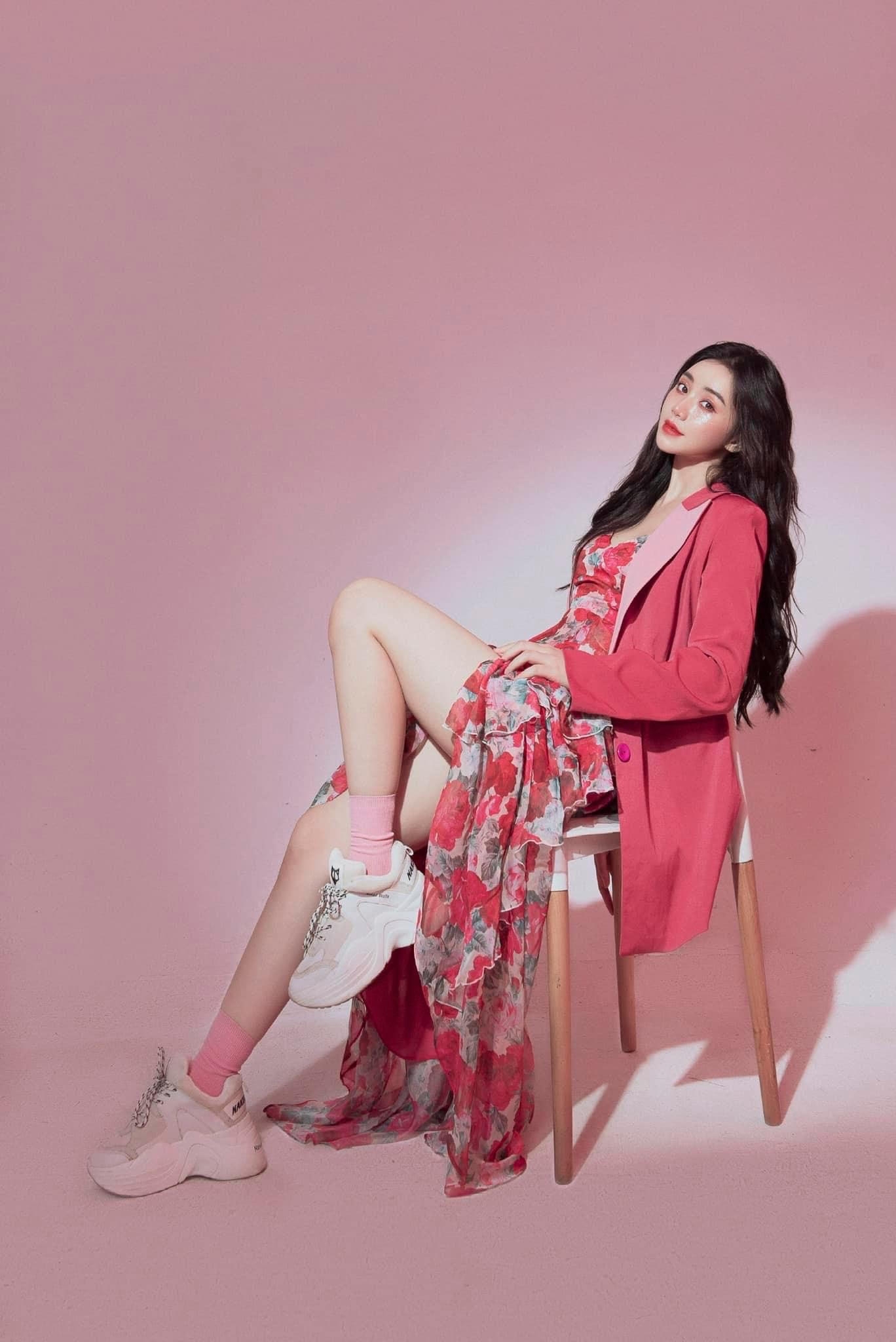 Sao Việt hôm nay 26/4: Phương Trinh Jolie công khai con gái tại đám cưới Sao Việt hôm nay 26/4: Phương Trinh Jolie công khai con gái tại đám cưới