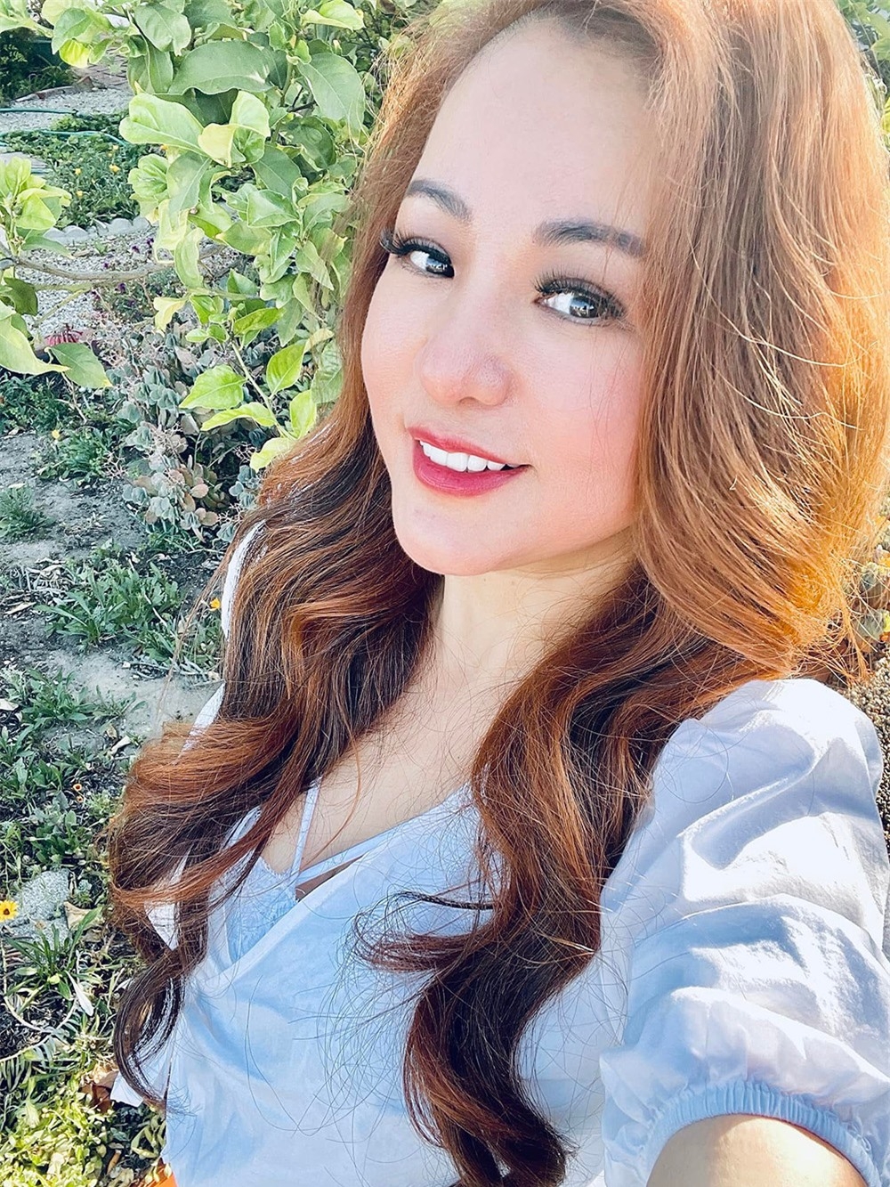 Sao Việt hôm nay 28/4: Hồ Quang Hiếu tung bộ ảnh diện đồ đôi bên Top 22 Hoa hậu Việt Nam Sao Việt hôm nay 28/4: Hồ Quang Hiếu tung bộ ảnh diện đồ đôi bên Top 22 Hoa hậu Việt Nam