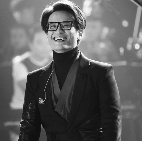 Sao Việt hôm nay 28/4: Hồ Quang Hiếu tung bộ ảnh diện đồ đôi bên Top 22 Hoa hậu Việt Nam Sao Việt hôm nay 28/4: Hồ Quang Hiếu tung bộ ảnh diện đồ đôi bên Top 22 Hoa hậu Việt Nam