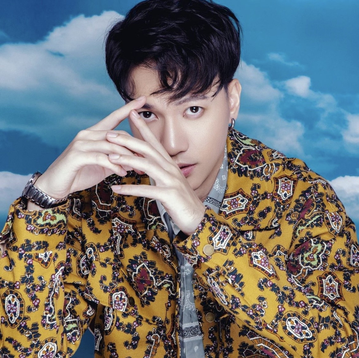 Sao Việt hôm nay 30/4: Minh Luân cùng bạn gái thân thiết bên gia đình Lan Ngọc Sao Việt hôm nay 30/4: Minh Luân cùng bạn gái thân thiết bên gia đình Lan Ngọc