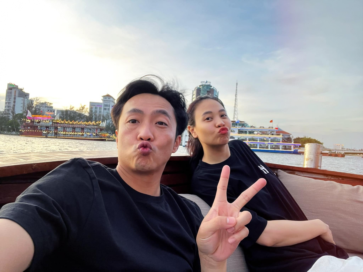 Sao Việt hôm nay 1/5: Chồng cũ Lâm Khánh Chi chuẩn bị kết hôn? Sao Việt hôm nay 1/5: Chồng cũ Lâm Khánh Chi chuẩn bị kết hôn?