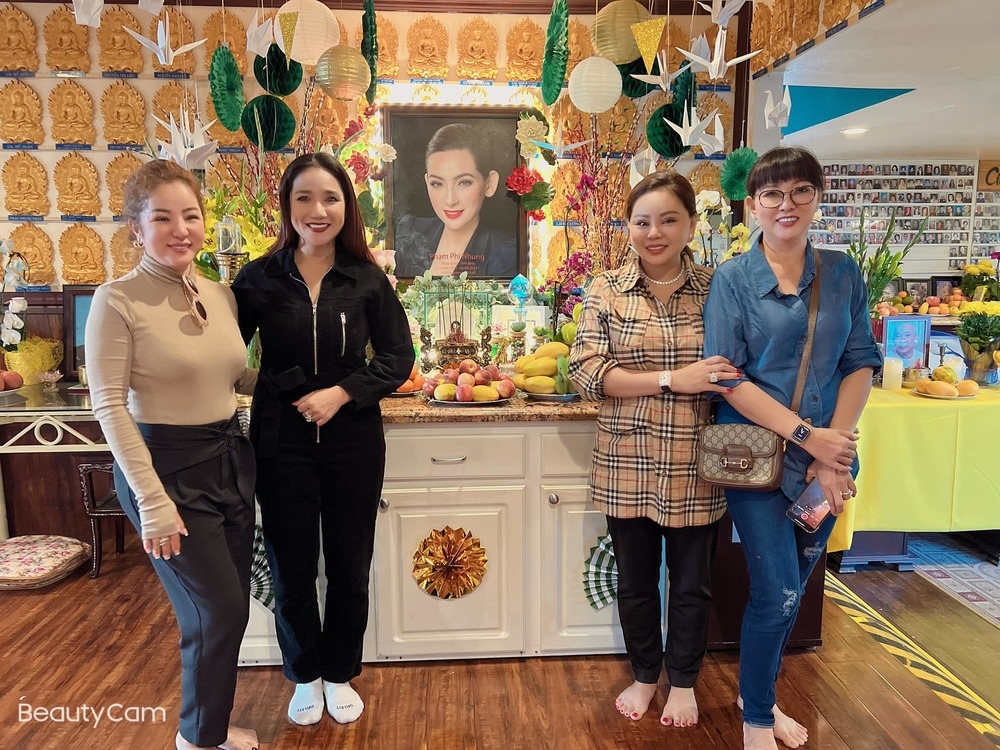 Sao Việt hôm nay 4/5: Thủy Tiên thân thiết bên em chồng Sao Việt hôm nay 4/5: Thủy Tiên thân thiết bên em chồng