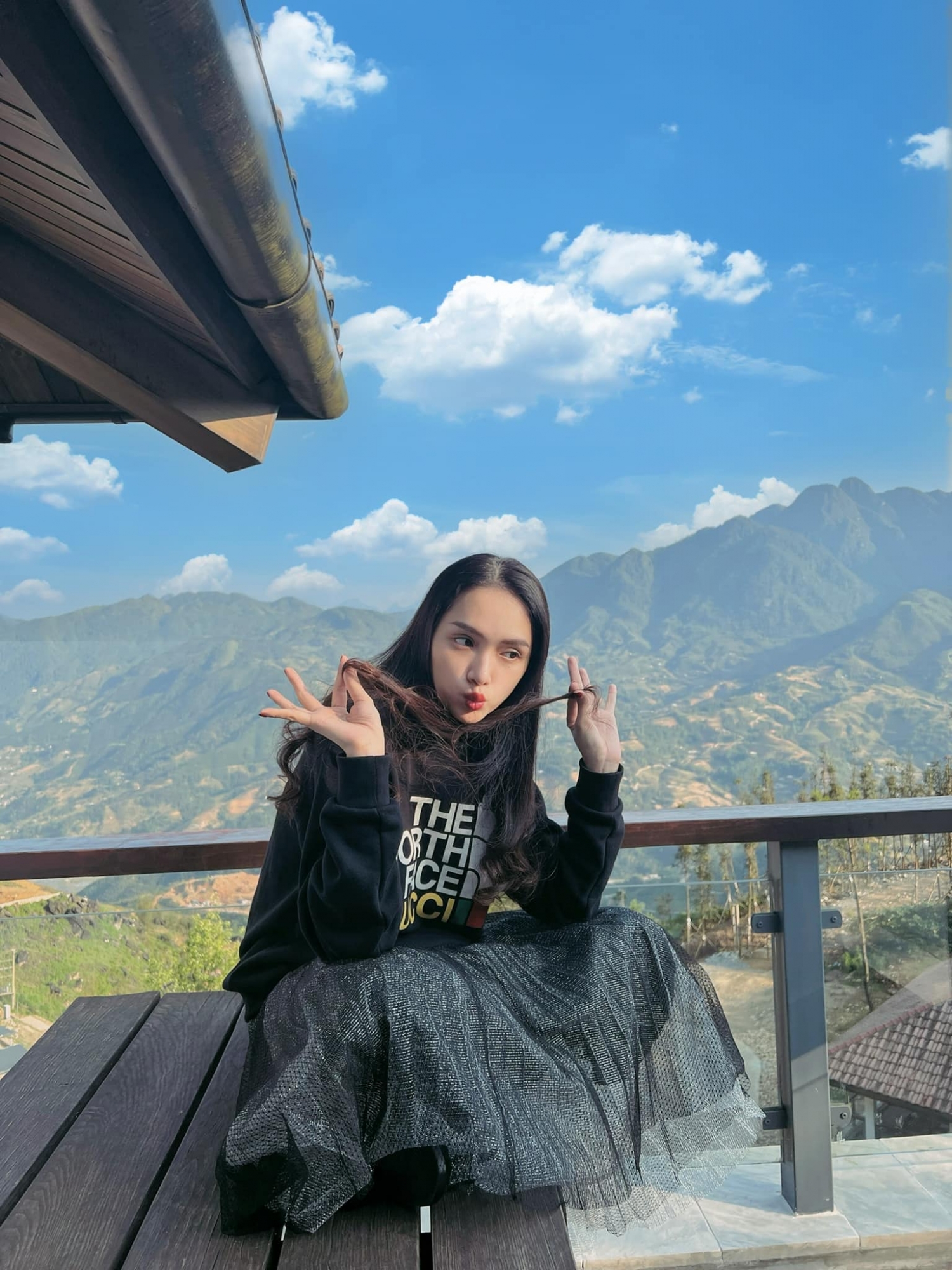 Sao Việt hôm nay 4/5: Thủy Tiên thân thiết bên em chồng Sao Việt hôm nay 4/5: Thủy Tiên thân thiết bên em chồng