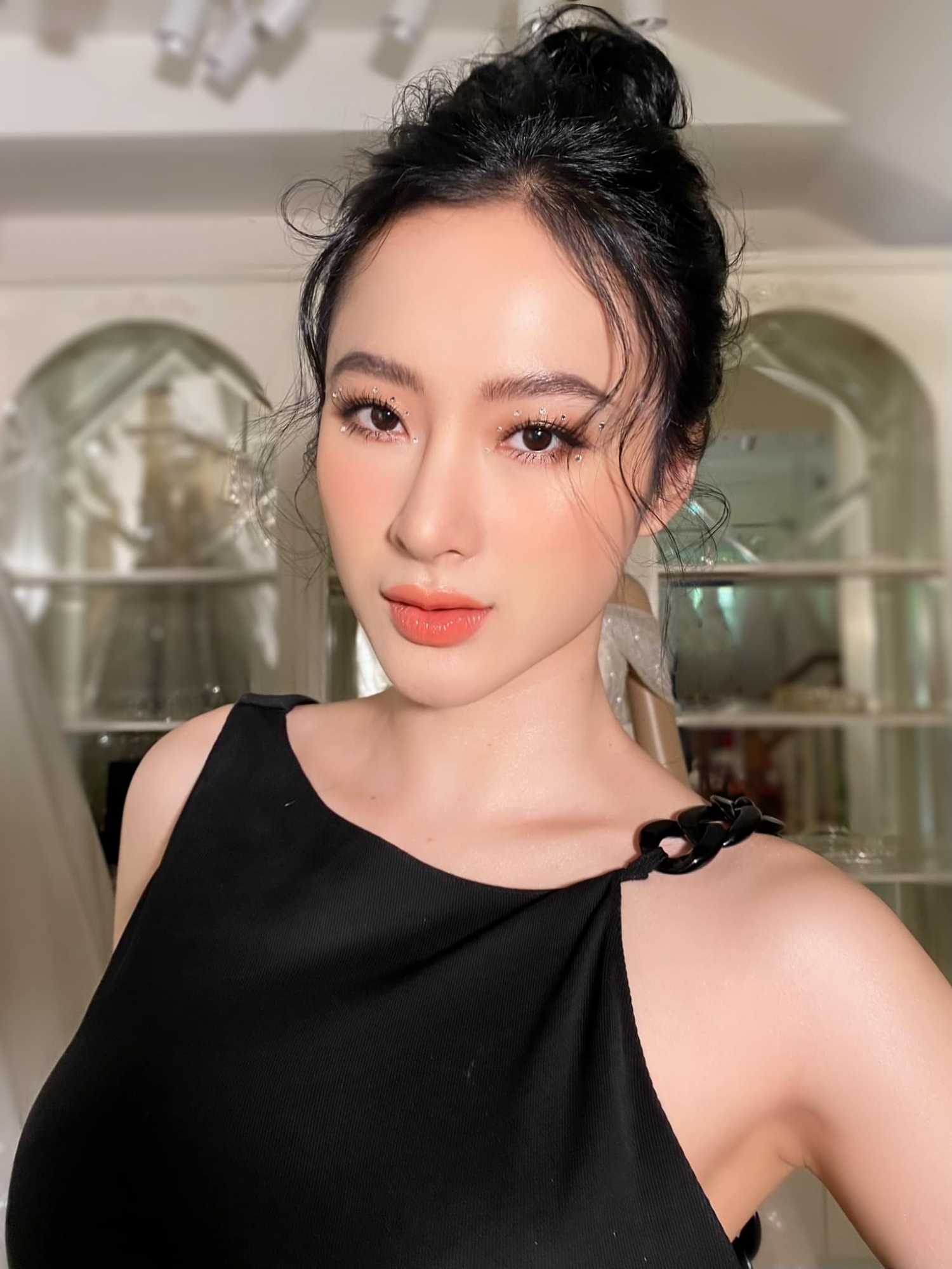 Tin hot giải trí ngày 6/8: Động thái mới của Minh Hằng sau tin đồn hẹn hò với Quốc Trường