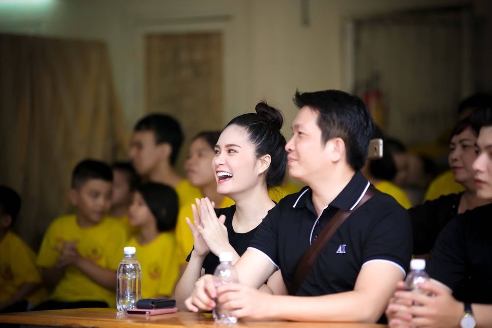 Tin hot giải trí ngày 28/8: Vợ chồng Đoàn Di Băng tuyên bố ngưng làm từ thiện