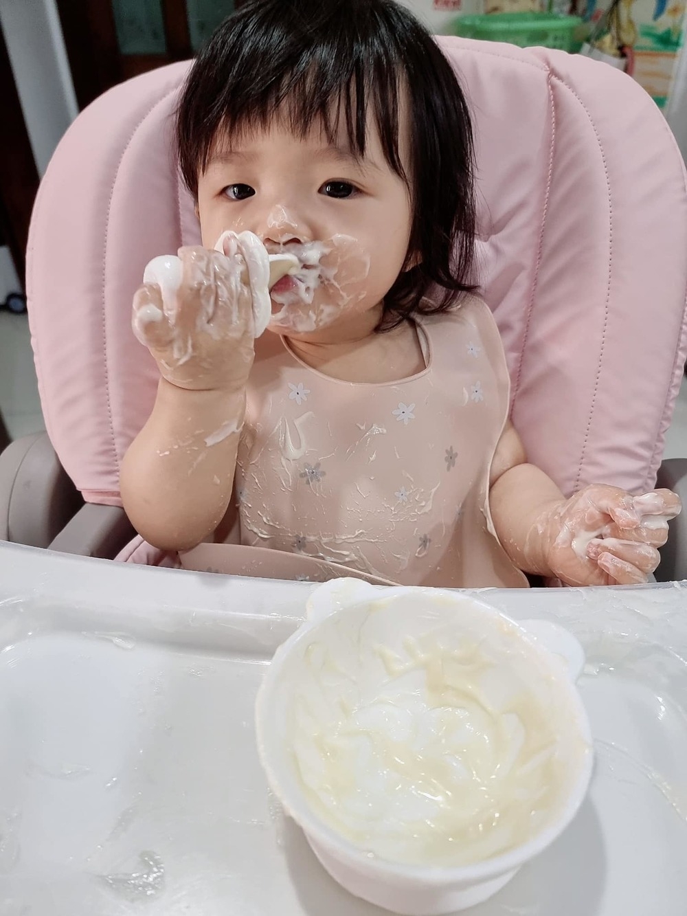 Sao Việt ngày 25/9: BB Trần làm rõ tin đồn rạn nứt tình bạn với Trấn Thành