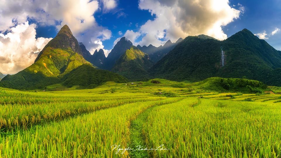 Bản Du lịch cộng đồng và điểm bay dù lượn Sì Thâu Chải