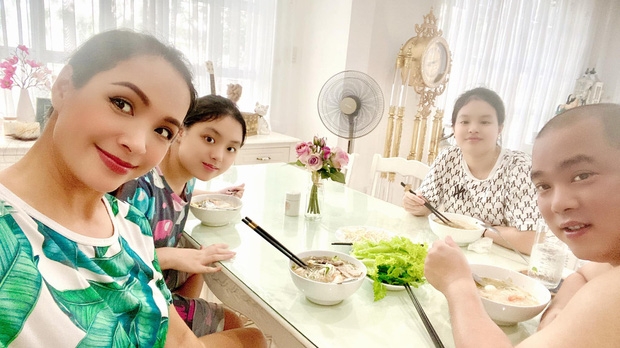 Sao Việt ngày 15/10: Phía ca sĩ Đông Nhi lên tiếng khi bị CEO Đại Nam réo tên