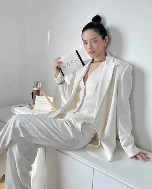 Sao Việt ngày 18/10: Phương Oanh xinh đẹp, quyến rũ sau khi 