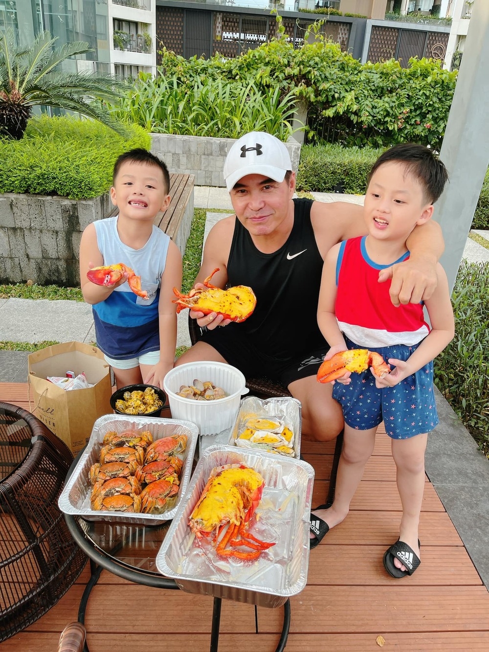 Sao Việt ngày 30/10: Ca sĩ Mạnh Quỳnh chia sẻ về những đồn đoán kiện tụng