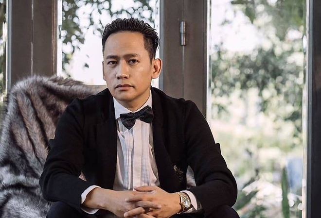Sao Việt ngày 2/11: Thông tin ca sĩ Duy Mạnh bị khán giả đánh lúc đang biểu diễn gây xôn xao