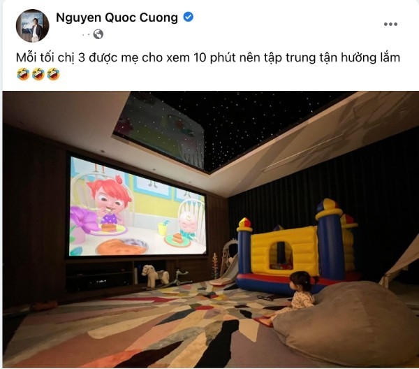 Sao Việt ngày 2/11: Thông tin ca sĩ Duy Mạnh bị khán giả đánh lúc đang biểu diễn gây xôn xao