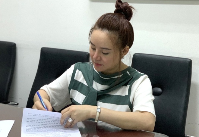 Sao Việt ngày 12/11: Ồn ào kiện tụng, Vy Oanh tự tin thông báo: 
