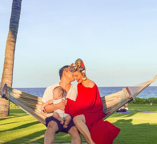 Sao Việt ngày 22/11: Hoa hậu Đỗ Thị Hà đáp sân bay Puerto Rico để chinh phục ngôi vị Miss World 2021