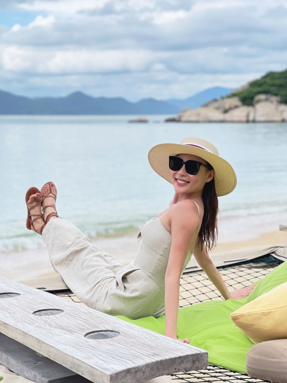 Sao Việt ngày 27/11: Á hậu Kim Duyên chính thức sang Israel tham dự Miss Universe 2021