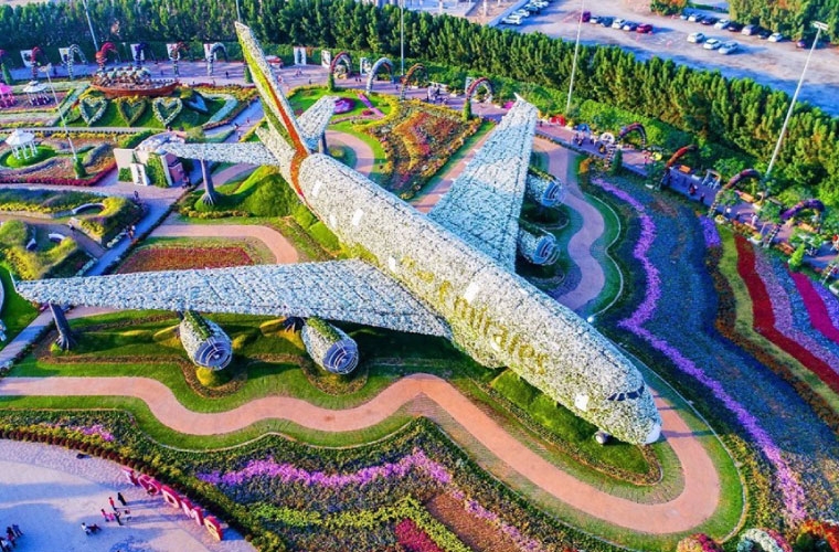den dubai dung quen ghe tham vuon hoa lon nhat the gioi