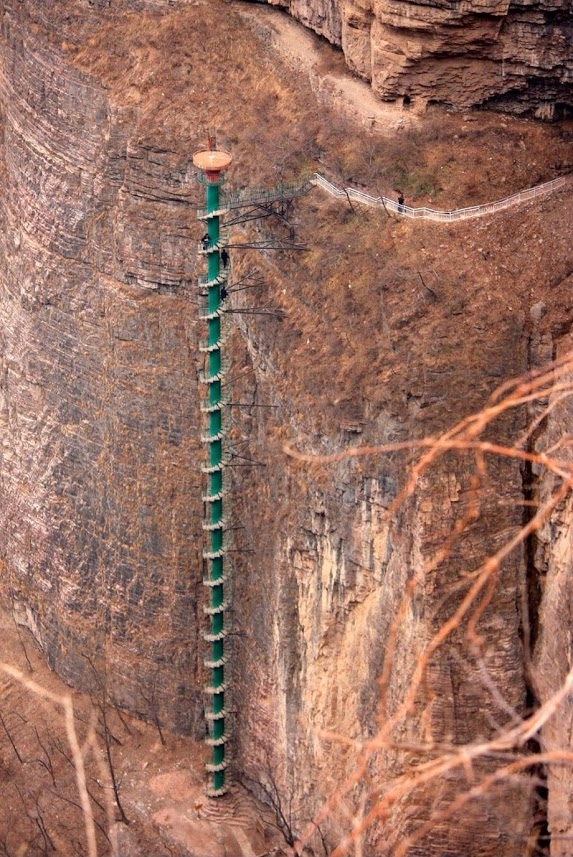 cau thang len thien duong nguy hiem nhat the gioi