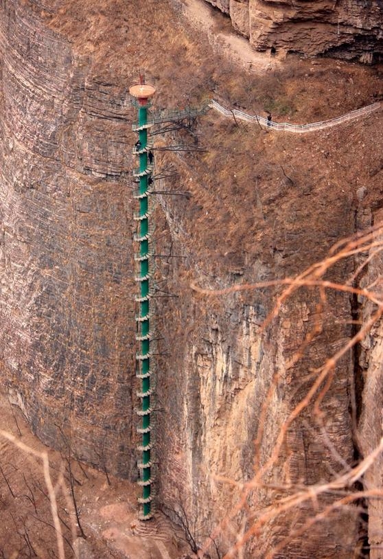 cau thang len thien duong nguy hiem nhat the gioi