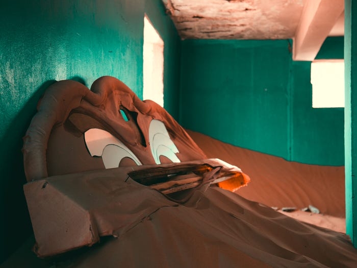 thi tran ma chon vui trong cat thu hut du khach nhung khong ai biet tai sao no bi bo hoang