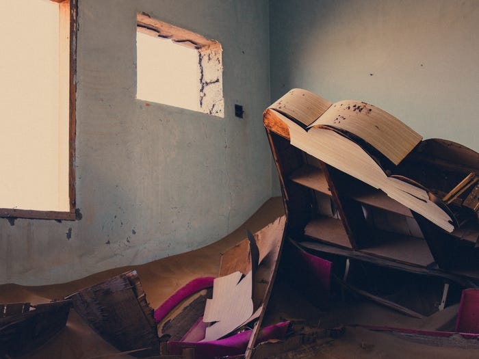 thi tran ma chon vui trong cat thu hut du khach nhung khong ai biet tai sao no bi bo hoang