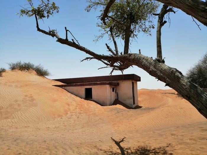 thi tran ma chon vui trong cat thu hut du khach nhung khong ai biet tai sao no bi bo hoang