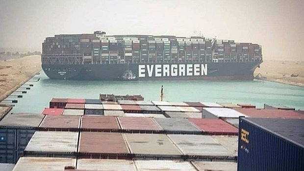 Nhu cầu đối với dầu của Nga có thể tăng vọt nhờ sự cố tại kênh đào Suez