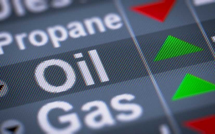 Giá dầu Brent trong sắc xanh trên sàn ICE