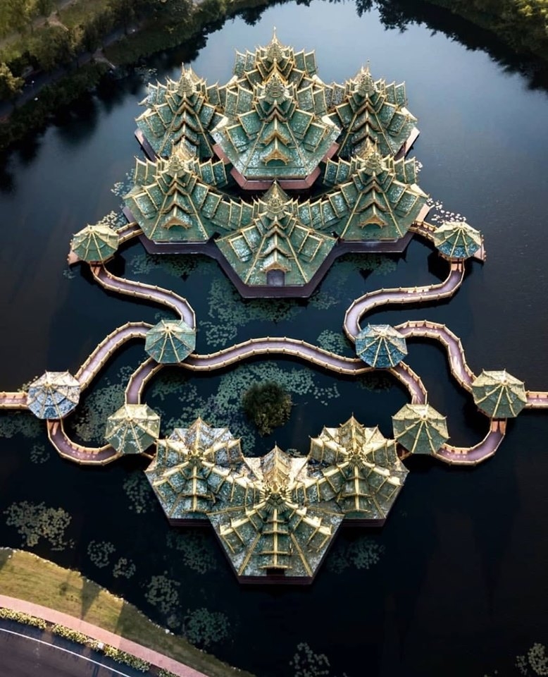 ngoi den duoc ca than bao ve co kien truc doc dao nhat thai lan