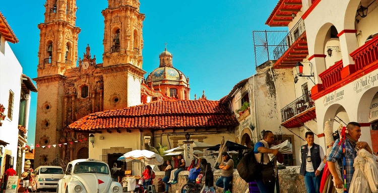 10 địa điểm hoàn hảo trên thế giới cho Tuần Trăng Mật của bạn