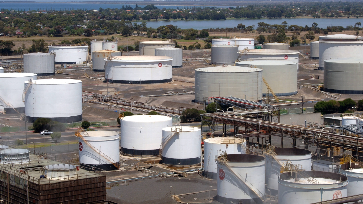Các nhà hoạt động khí hậu giành ít nhất 2 ghế Hội đồng quản trị Exxon, thúc đẩy thay đổi chiến lược vì khí hậu