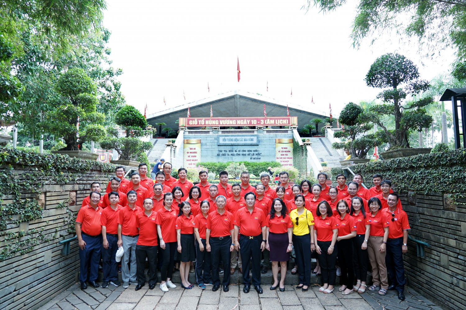 Đảng bộ BIENDONG POC dâng hương tưởng niệm các Vua Hùng