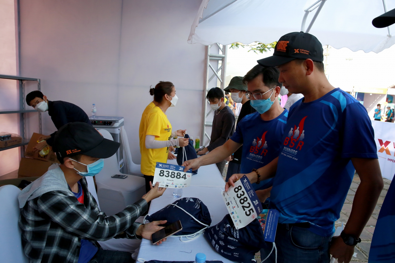 Hơn 100 runner BSR sẵn sàng chinh phục VnExpress Marathon Huế 2022 Hơn 100 runner BSR sẵn sàng chinh phục VnExpress Marathon Huế 2022