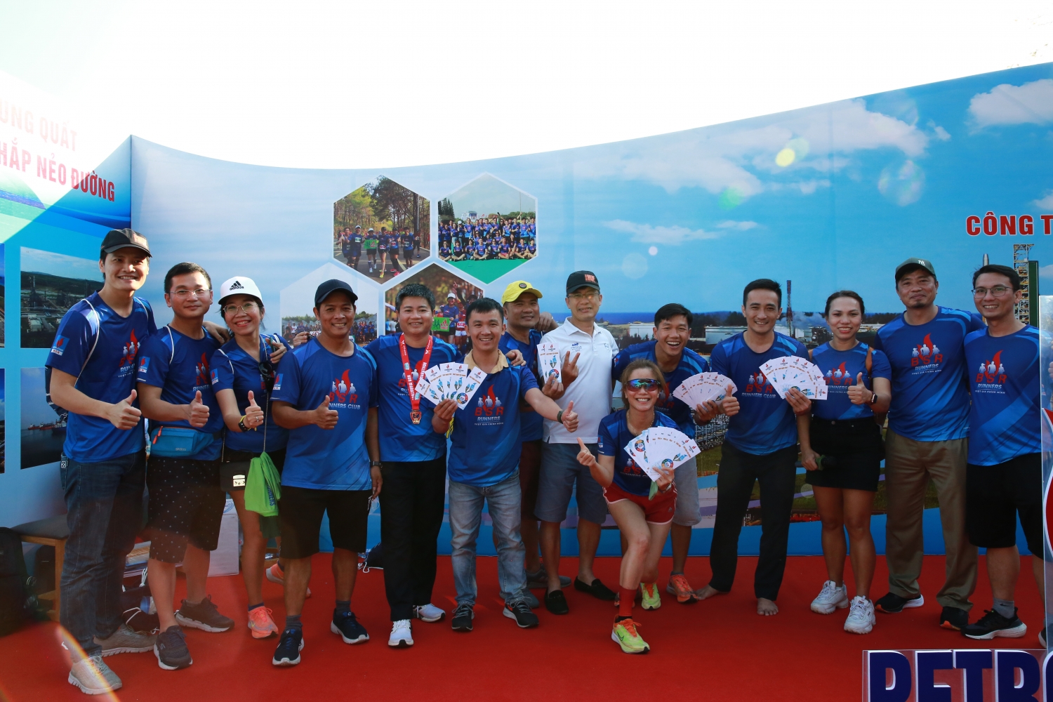 Hơn 100 runner BSR sẵn sàng chinh phục VnExpress Marathon Huế 2022 Hơn 100 runner BSR sẵn sàng chinh phục VnExpress Marathon Huế 2022