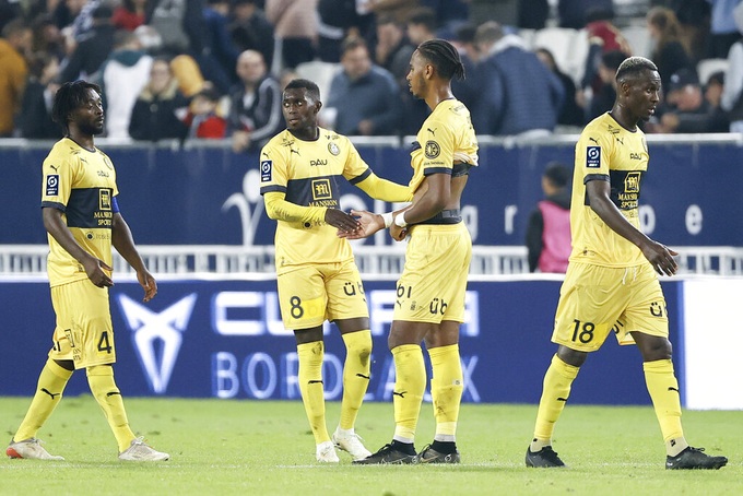 Quang Hải không được vào sân ở trận Pau FC thua Bordeaux - 2