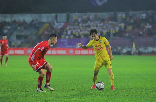 Báo Hàn Quốc: Kiatisuk giúp HLV Park Hang Seo giải bài toán khó - 1