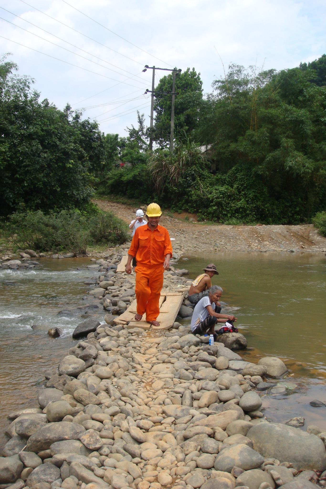 Đảm bảo nguồn điện sáng cho Vĩnh Ô