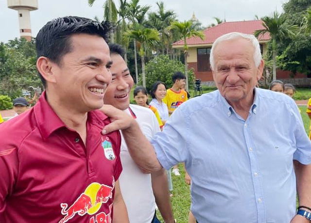 Kiatisuk tuyên bố sẽ đá đẹp trên sân Thanh Hóa, không quan trọng kết quả - 1