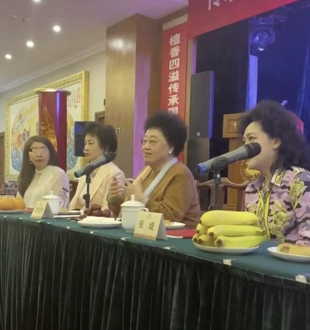 Người vợ tỷ phú 80 tuổi của Đường Tăng Trì Trọng Thụy giàu tới mức nào? - 1