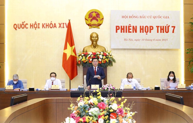 Thông qua nghị quyết công bố danh sách trúng cử đại biểu Quốc hội khóa mới - 1 Thông qua nghị quyết công bố danh sách trúng cử đại biểu Quốc hội khóa mới - 1