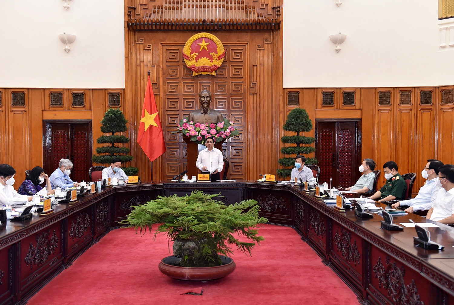 Phải đảm bảo cho mọi người dân đều được tiếp cận dịch vụ y tế ở mọi lúc, mọi nơi một cách nhanh nhất