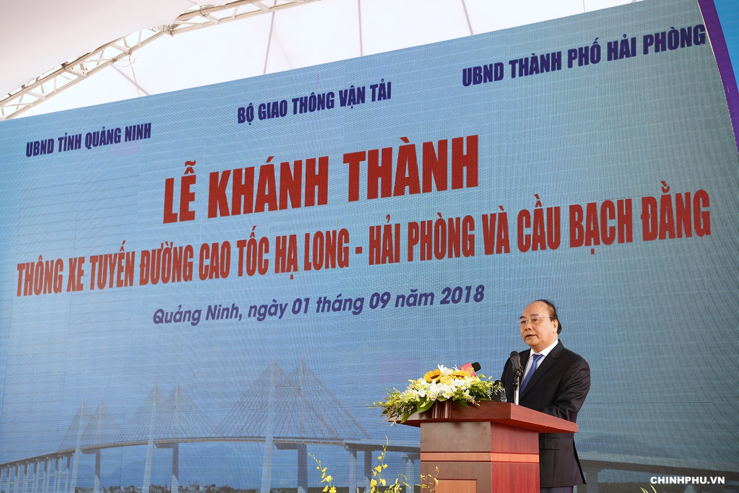 cau bach dang la minh chung ve tinh than tu luc tu cuong lam chu cong nghe va thi cong cau duong cua nguoi viet