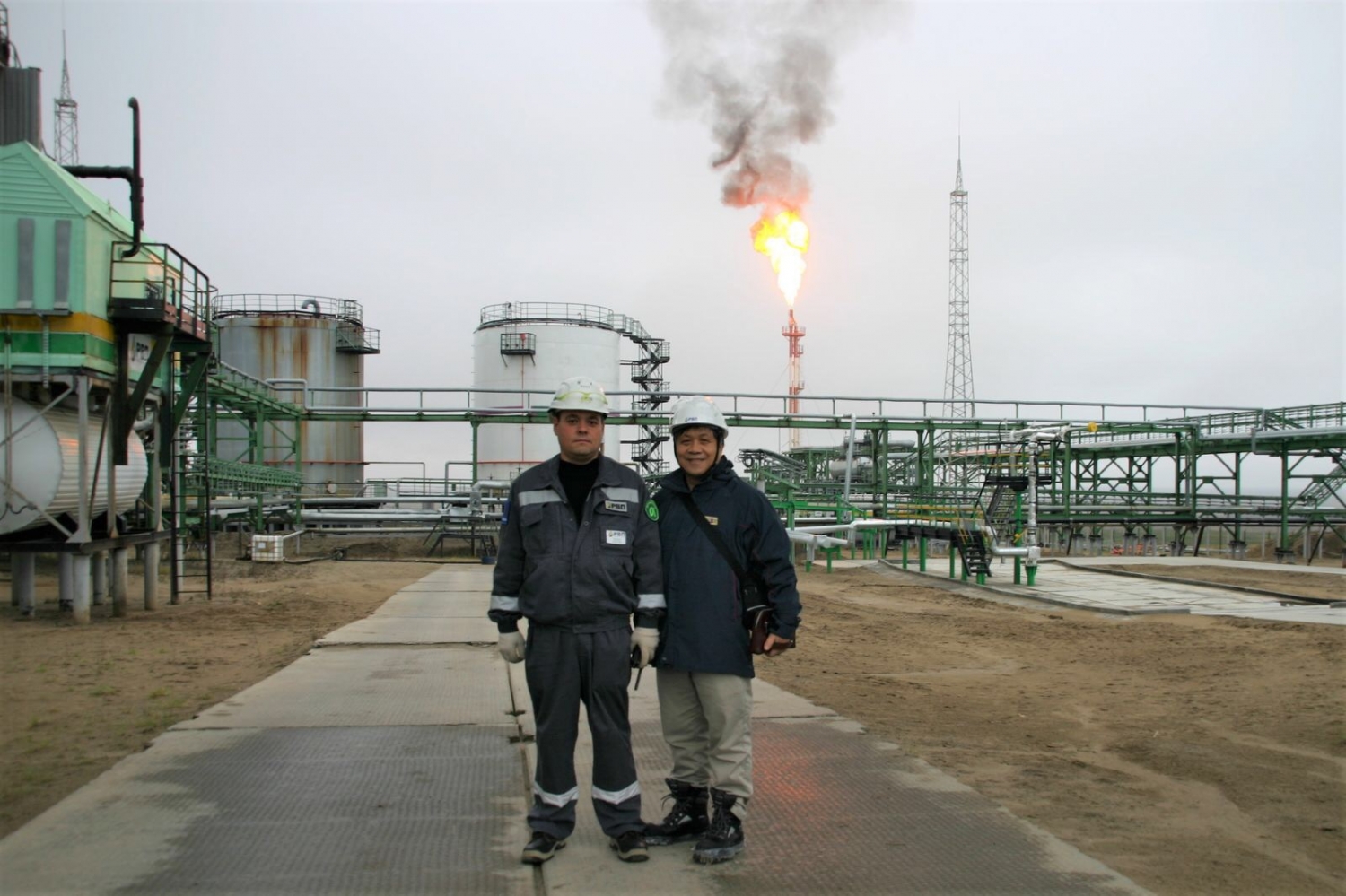 lanh dao petrovietnam tham du le ky niem 90 nam ngay thanh lap khu tu tri nhenhexky va ky niem ngay dau khi lb nga